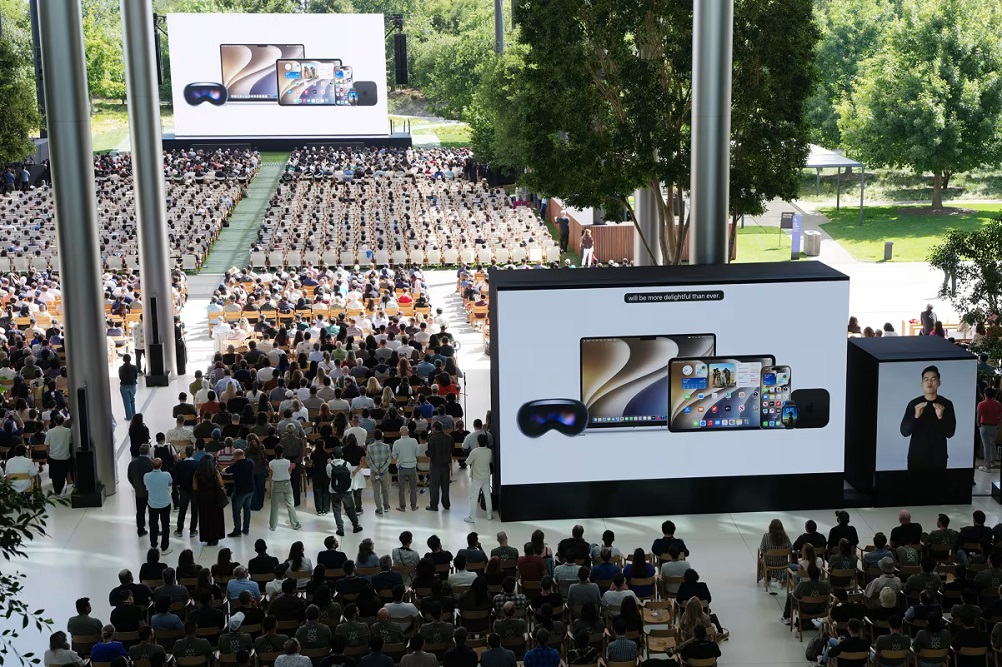 أخيرًا، وضعت شركة Apple خططها للذكاء الاصطناعي من خلال إصدار جديد تمامًا من Siri