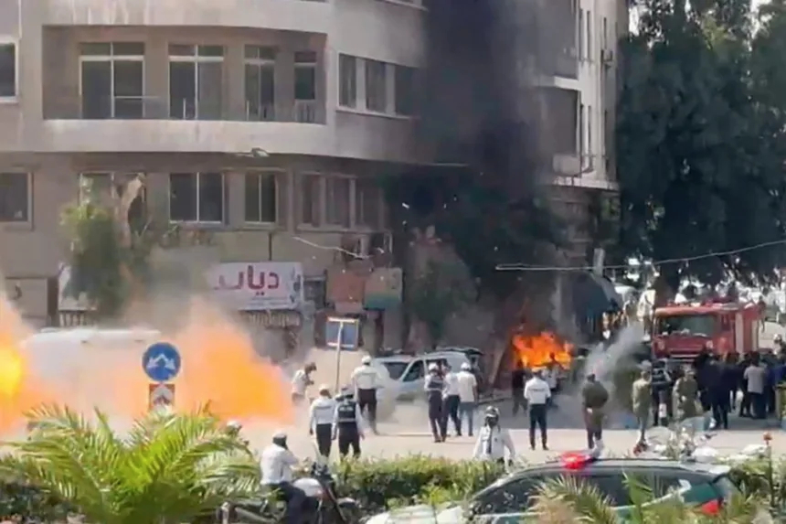انفجار قرب فندق ماكرون في دمشق أثناء لقاء الرئيس الفرنسي بنظيره السوري