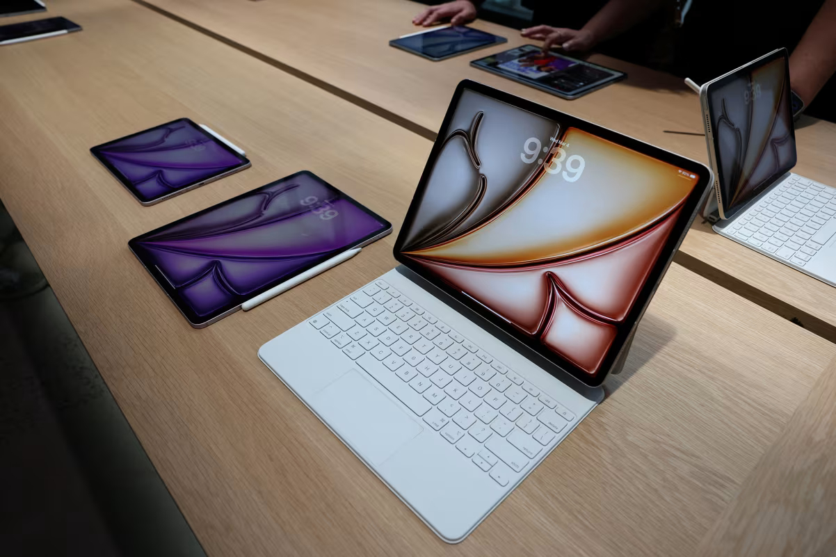 يؤدي الطلب على الذكاء الاصطناعي إلى رفع أسعار أجهزة iPad وNintendo Switch وغيرها من الأجهزة. ما يقول الخبراء أنه يجب عليك فعله يؤدي الطلب على الذكاء الاصطناعي إلى رفع أسعار أجهزة iPad وNintendo Switch وغيرها من الأجهزة. ما يقول الخبراء أنه يجب عليك فعله