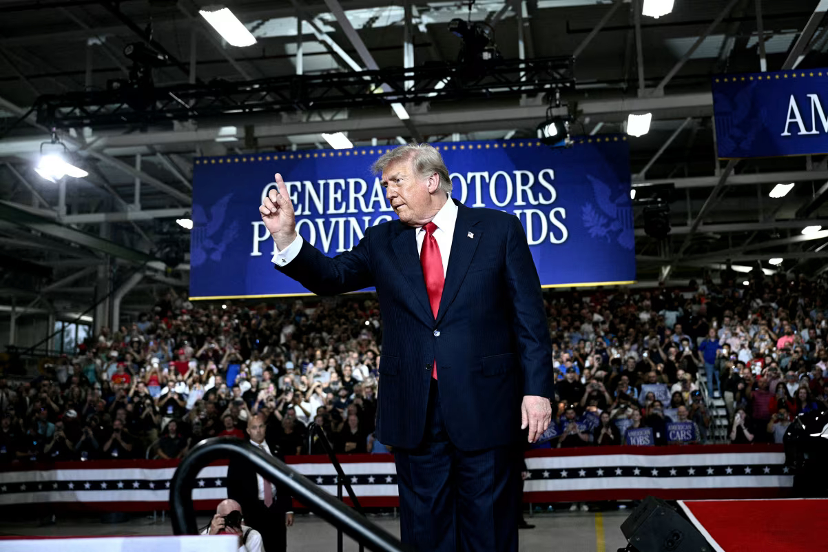 The GOP&rsquo;s 2026 Trump problem, in 2 charts