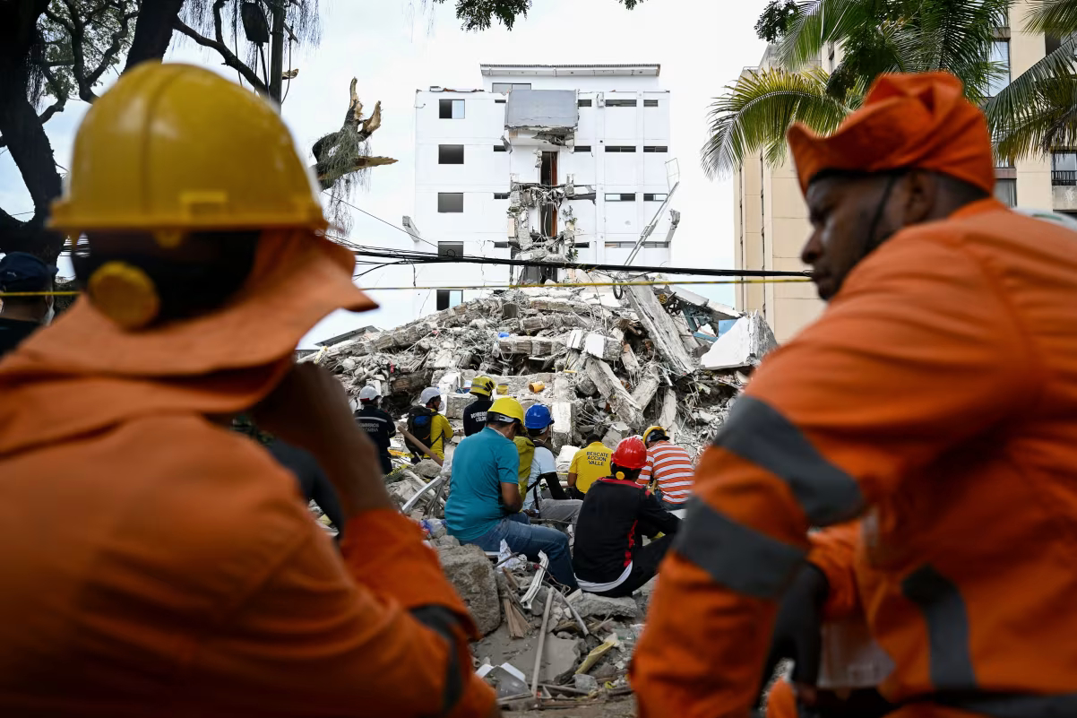 Colombia limits foreign rescue teams as earthquake survival window narrows Colombia limits foreign rescue teams as earthquake survival window narrows