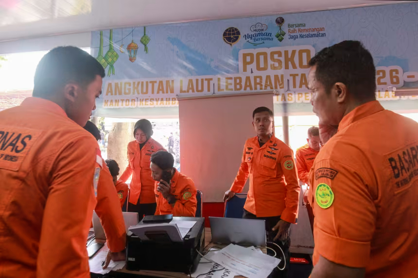 Rescuers searching for 140 people from Indonesia passenger ship, official says
