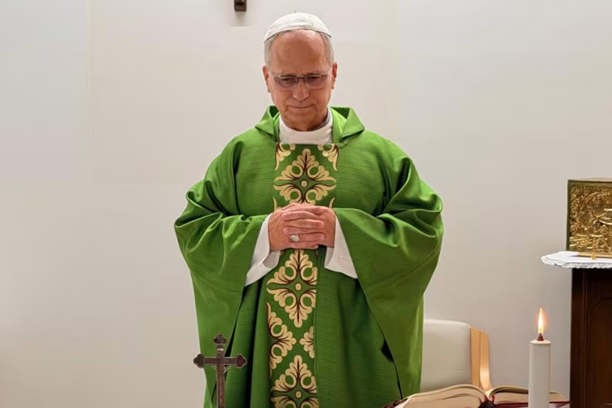 Pope Leo speaks with Putin from hospital, just days after lung cancer surgery
